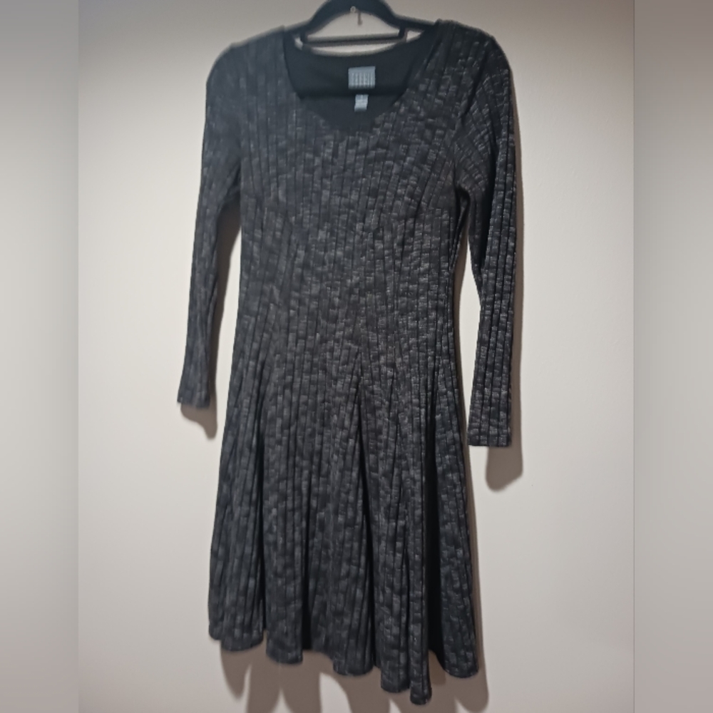 Rabbitt "Scoop Neck Sweater Dress /W Full Flounce Bottom" Sz 8 Black /White